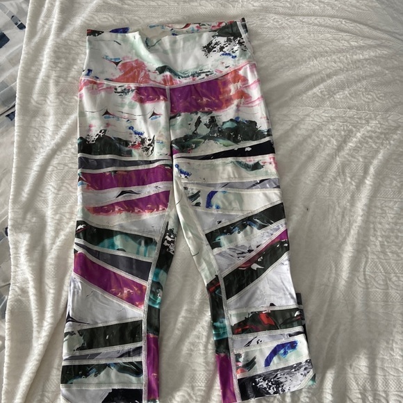 Lululemon 7/8 capris - Picture 1 of 2